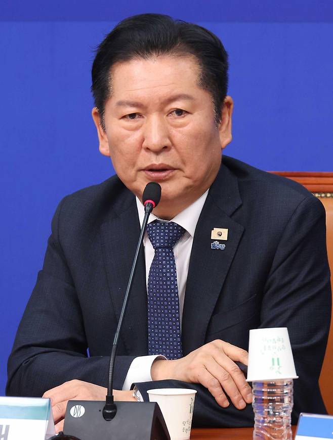 정청래 더불어민주당 대표가 16일 오전 서울 여의도 국회에서 열린 시·도당위원장협의회 회의에서 발언을 하고 있다. 뉴시스