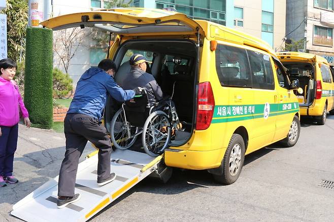 서울시 장애인콜택시. 한겨레 자료사진