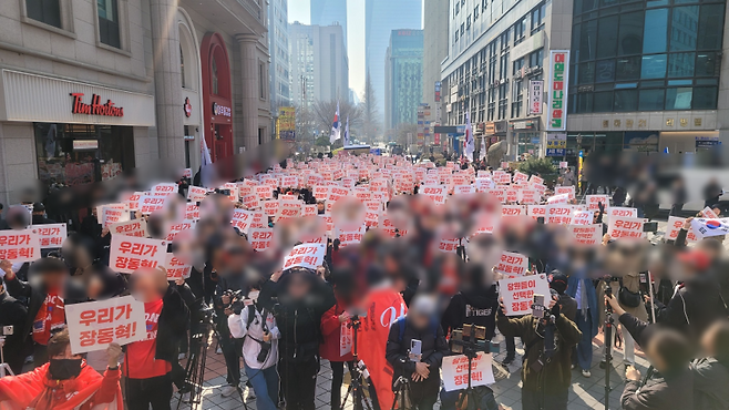 오늘(16일) 서울 여의도 국민의힘 중앙당사 앞에서 열린 유튜버 주최 집회 (사진, 김민수 최고위원 SNS)