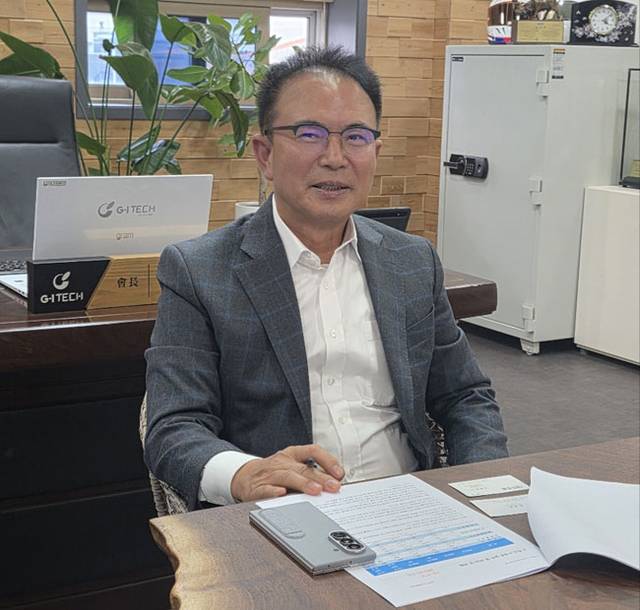 16일 충남 아산시 지아이텍 본사에서 이인영 회장이 차세대 기계검사 기술에 대해 설명하고 있다.