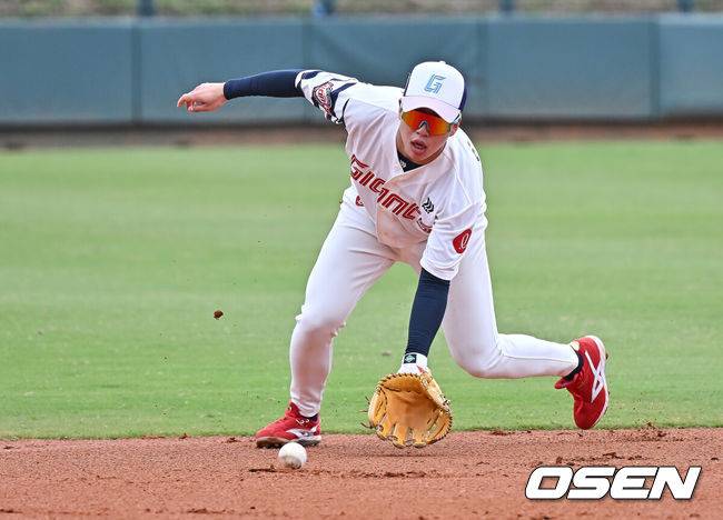 [OSEN=타이난(대만), 이석우 기자] 롯데 자이언츠 이호준 008 2026.02.01 / foto0307@osen.co.kr