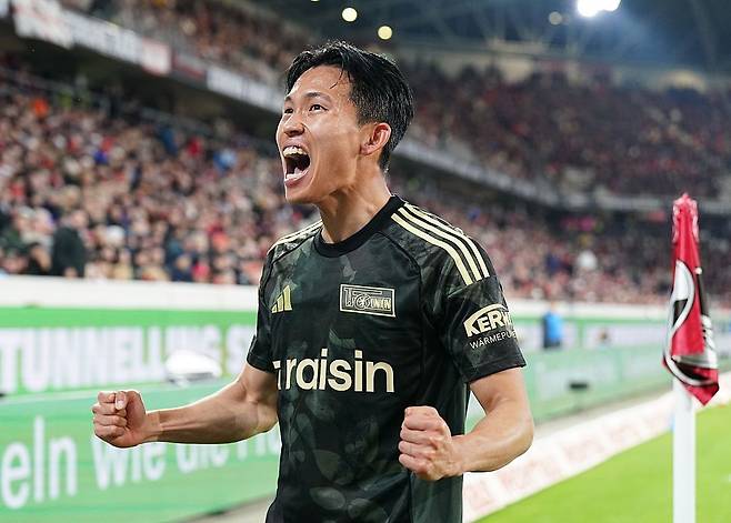우니온 베를린 정우영이 16일 프라이부르크전에서 후반 추가시간 결승골을 넣은 뒤 환호하고 있다. Getty Images코리아