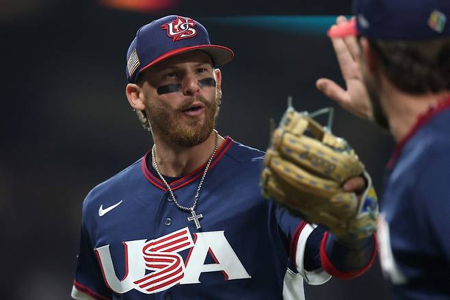 바비 위트 주니어가 16일 미국 플로리다주 마이애미의 론디포 파크에서 열린 도미니카공화국과의 2026 월드베이스볼클래식 4강전에서 5회말 도미니카공화국의 공격을 무실점으로 막은 뒤 기뻐하고 있다.     마이애미 | AFP연합뉴스