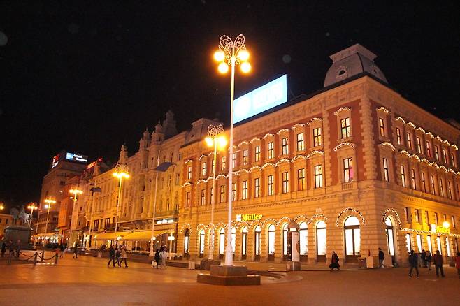 크로아티아 수도 자그레브 옐라취치 광장. /박필우 제공