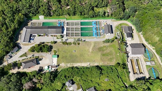 ▲ 경주시가 총사업비 4689억 원 규모의 상‧하수도 국비사업 30건을 현재 추진하는 등 도시 기반 인프라 개선에 나서고 있다. 사진은 경주시 보문정수장 전경. 경주시