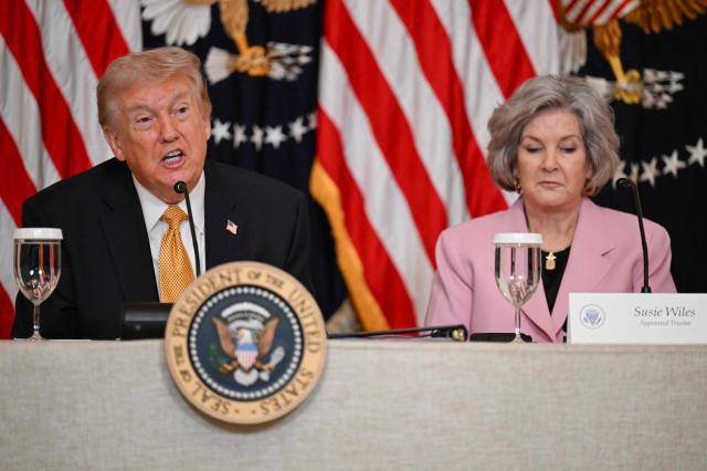 도널드 트럼프 미국 대통령(왼쪽)과 수지 와일스 백악관 비서실장 [사진=AFP·연합뉴스]