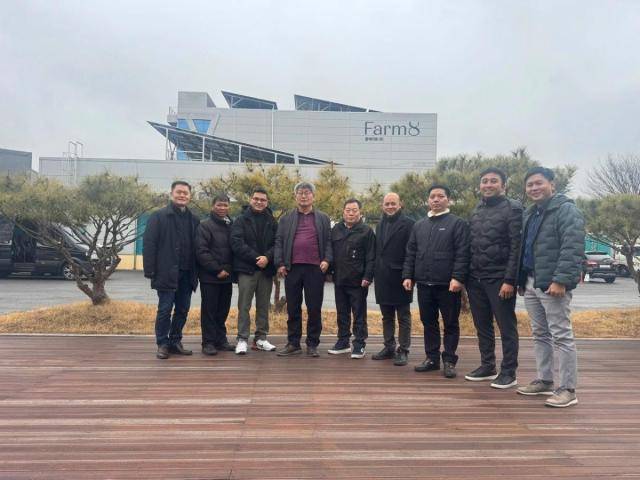 안테스코(Antesco) 실무진이 첨단 농업 분야의 협력 기회를 논의하기 위해 팜에이트에서 한국 파트너들과 업무 협의를 하고 있다 [사진=안테스코]