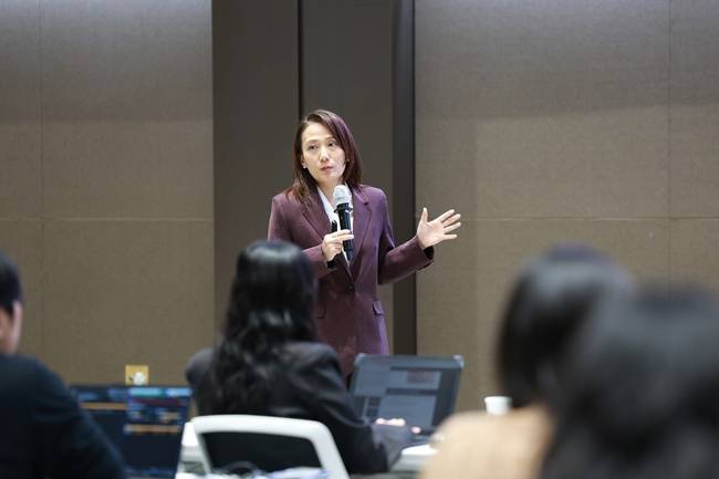 이수형 금통위원이 17일 서울 중구 한국은행 별관에서 기자간담회를 진행하고 있다. /한국은행 제공