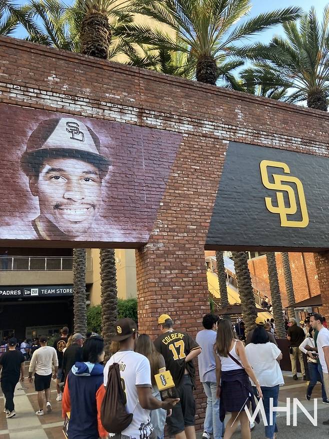 (샌디에이고 홈구장 '펫코 파크'는 많은 팬들이 찾아오는 인기구장으로 유명하다)