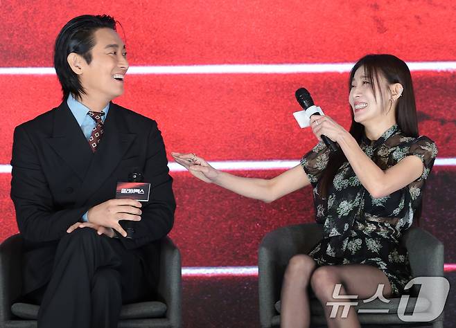 배우 주지훈과 하지원(오른쪽) ⓒ 뉴스1