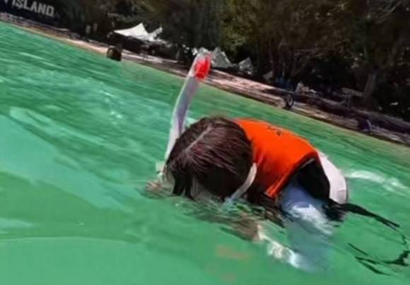 말레이시아에서 스노클링 중 물에 빠진 한국 여성을 중국인 관광객들이 구조해 화제를 끌고 있다. [사진=바이두 갈무리 ]