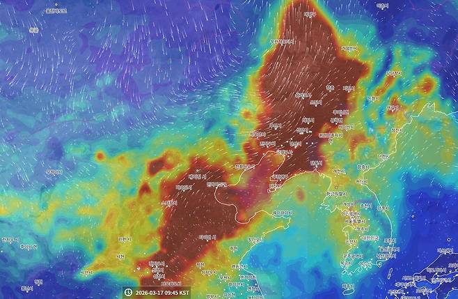 3월17일 오전 9시45분 기준 천리안위성2B호가 포착한 중국 동북부와 한반도의 초미세먼지 농도 및 바람 양상. 16일 우세했던 북서풍은 다소 약해졌지만 여전히 동북3성 지역에서 미세먼지가 유입되고 있다. [국립환경과학원]