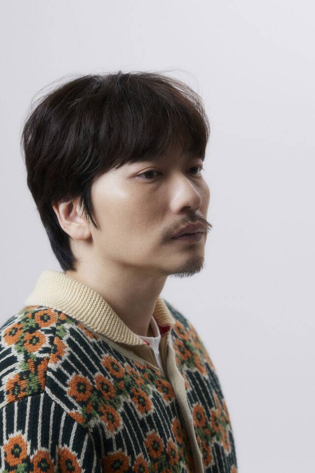 이동휘 / 런업컴퍼니, 바이포엠스튜디오