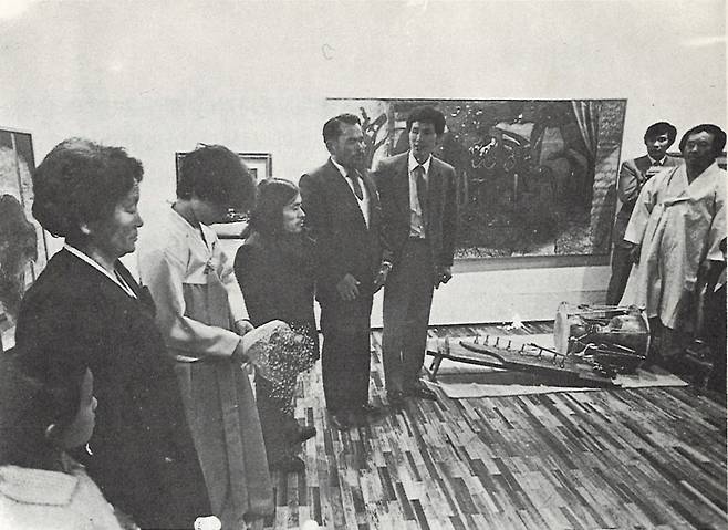 1986년 샘터화랑 손상기 초대 개인전 오프닝. [샘터화랑]