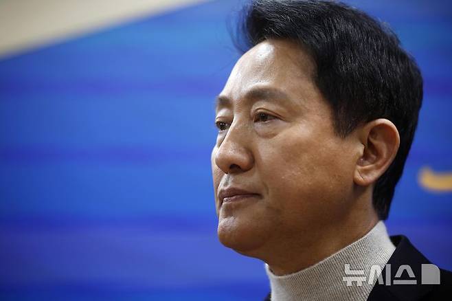 [서울=뉴시스] 정병혁 기자 = 오세훈 서울시장이 17일 서울 중구 서울시청에서 공천 신청 관련 입장 발표를 하고 있다. 2026.03.17. jhope@newsis.com