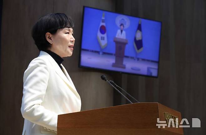 [서울=뉴시스] 조성봉 기자 = 전현희 더불어민주당 서울시장 예비후보가 15일 오전 서울 여의도 국회 소통관에서 서울 교통 공약을 발표하고 있다. 2026.03.15. suncho21@newsis.com