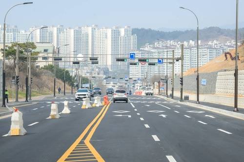 11년 만에 개통된 순천시 도로 [순천시 제공. 연합뉴스]