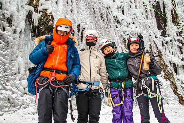 훈련 중 한자리에 선 대원들. 왼쪽부터 이창엽(동아대22), 송재우(동아대25) , 이재영(동아대23), 나유진(부경대23) 대원.