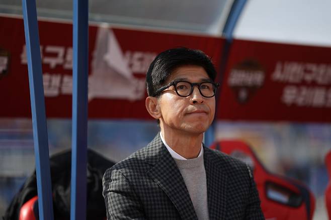 주승진 김천 감독은 17일 김천종합운동장에서 열릴 광주와 홈경기를 앞두고 선수들에게 생일 선물로 시즌 첫 승을 달라고 강력하게 요구했다. 사진제공│한국프로축구연맹