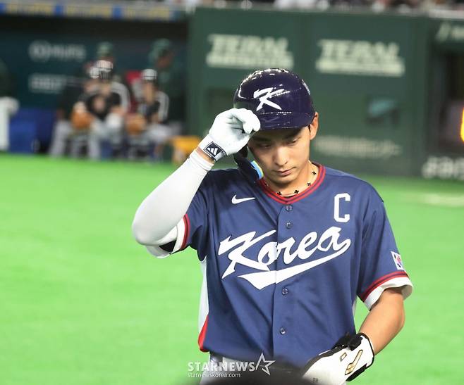 야구 대표팀 이정후가 지난 9일 도쿄돔에서 열린 2026 WBC 도쿄POOL 대한민국과 호주 경기 3회초 무사 2루 2루타로 출루한후 문보경 2루타때 득점하고 있다. /사진=강영조 선임기자