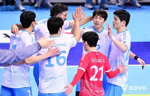 득점 후 기뻐하는 대한항공 선수들 [한국배구연맹 제공. 재판매 및 DB 금지]