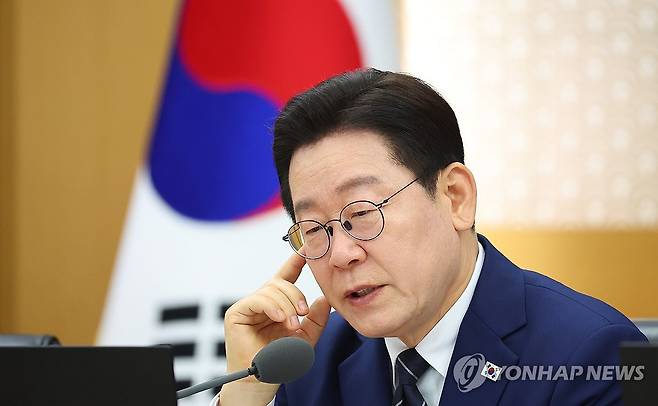 이재명 대통령, 국무회의 주재 (세종=연합뉴스) 김도훈 기자 = 이재명 대통령이 17일 정부세종청사에서 국무회의를 주재하고 있다. 2026.3.17 superdoo82@yna.co.kr