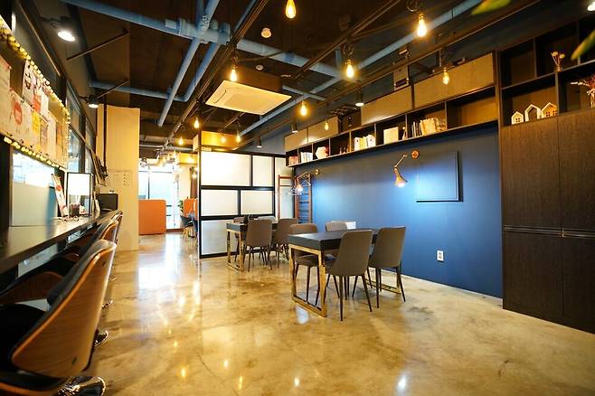 ▲ 인천 남동구 구월동에 위치한 중장년층 일자리 지원 기관인 '잡스인천' 내부. /사진제공=인천시