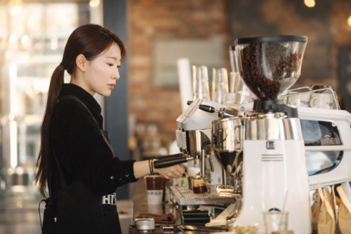 카페 ‘트리 헌드레드’