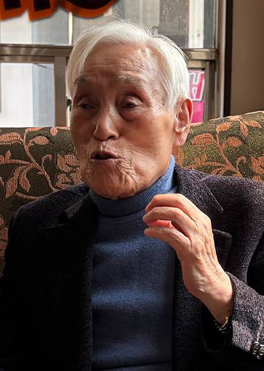 김용복 시인./마산문학관/