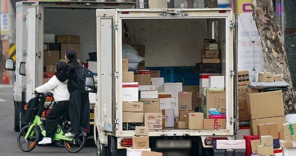 택배 배송 차량 모습. [출처=연합뉴스]