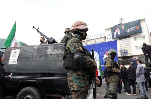 테헤란의 이슬람혁명수비대.&nbsp;EPA 자료사진 연합뉴스