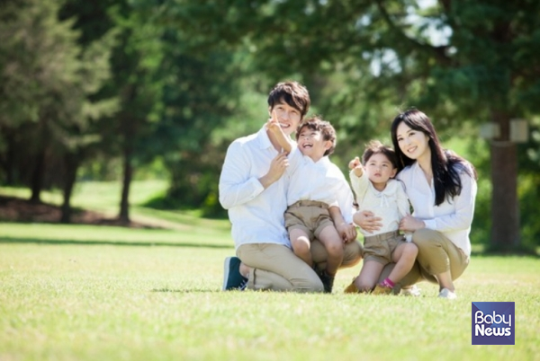 서울시는 대표적인 저출생 대책인 '서울형 산후조리경비'와 '임산부 교통비' 지원 제도를 전면 개편해 올해부터 자녀 수에 따른 차등 지원을 도입하고, 다자녀 가구 지원을 강화하는 한편 신청 및 사용 기간도 확대한다. ⓒ베이비뉴스