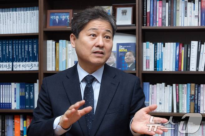 김영배 더불어민주당 서울시장 예비후보가 17일 서울 여의도 국회 의원회관에서 뉴스1과 인터뷰하고 있다. ⓒ 뉴스1 이승배 기자