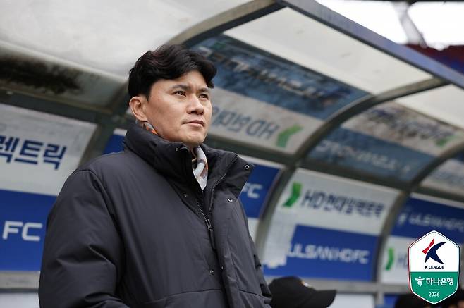 강원FC 정경호 감독. /사진=한국프로축구연맹