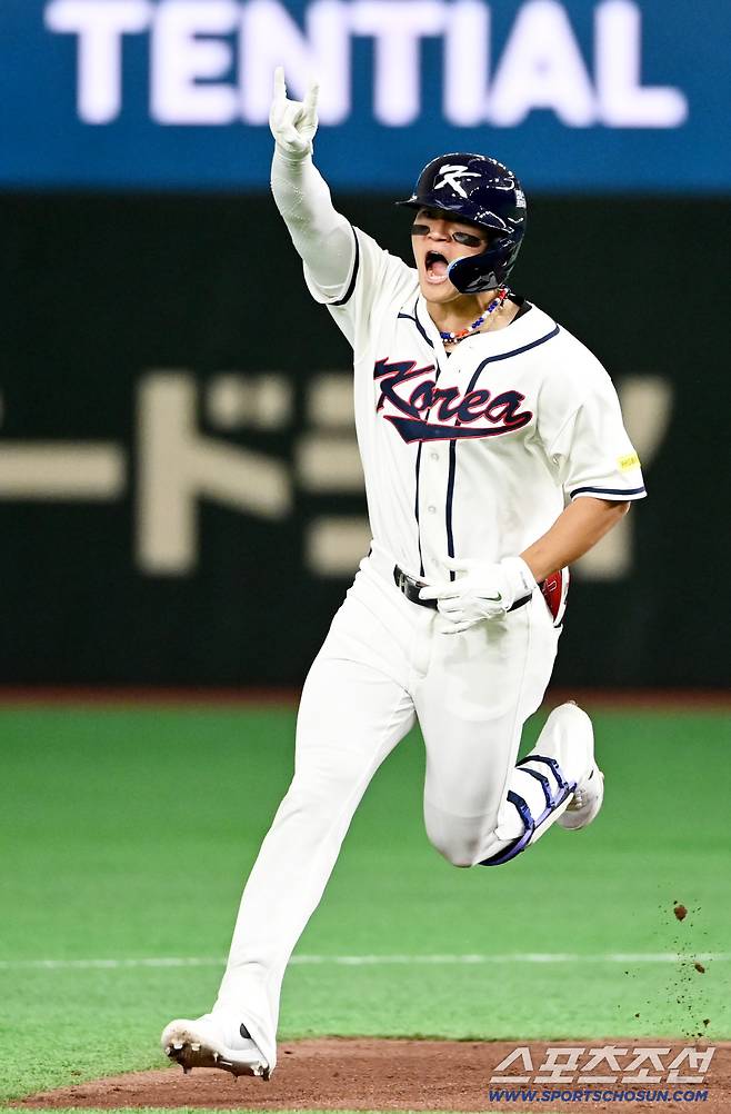 8일 일본 도쿄돔에서 열린 WBC(월드베이스볼클래식) 한국과 대만의 경기, 6회말 1사 1루 김도영이 재역전 2점홈런을 치고 환호하고 있다. 도쿄(일본)=허상욱 기자wook@sportschosun.com/2026.03.08/