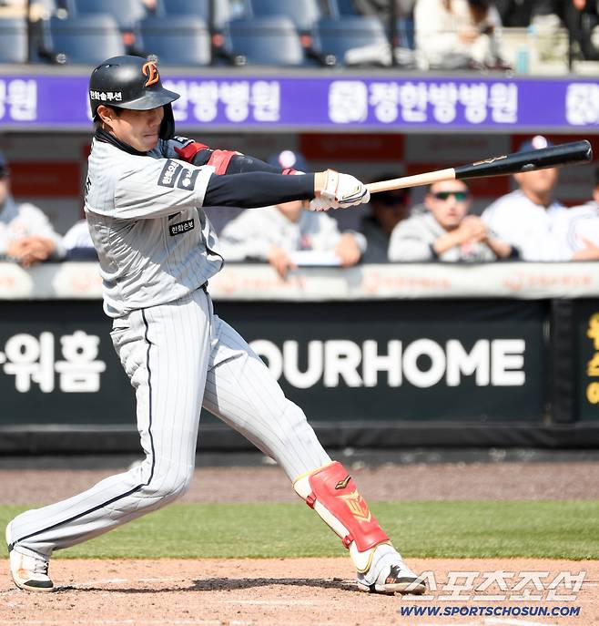 9번 타자 유격수로 선발 출장한 심우준은 타격감을 끌어올리는데 집중했다.