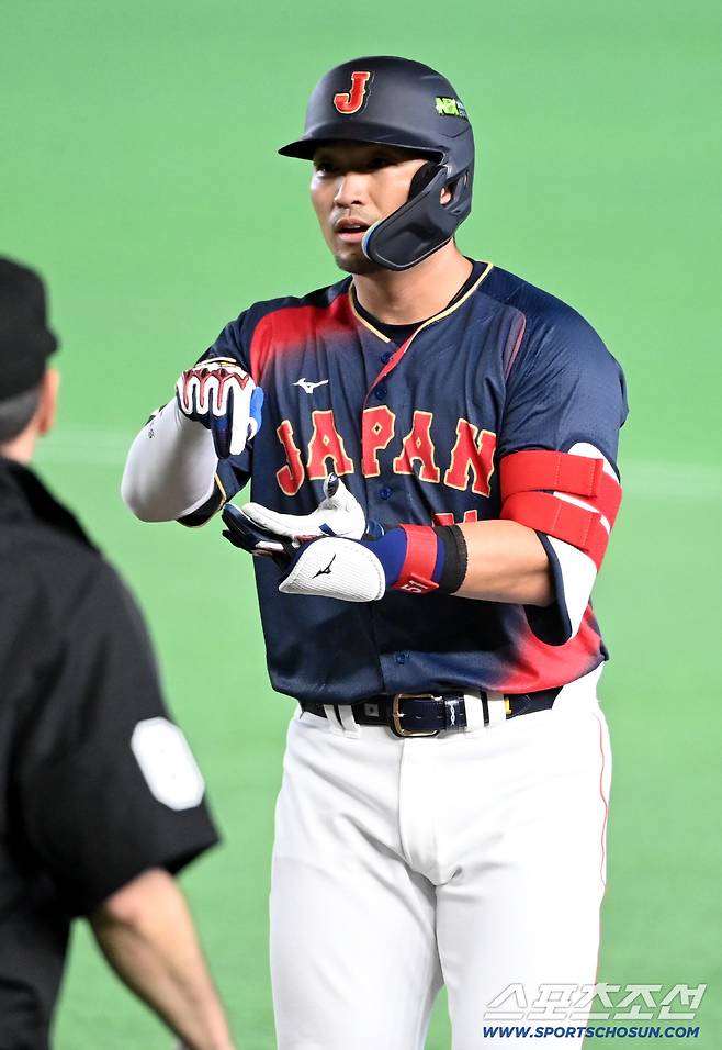 6일 일본 도쿄돔에서 열린 WBC(월드베이스볼클래식) 일본과 대만의 경기. 3회초 안타를 치고 기뻐하는 스즈키 세이야의 모습. 도쿄(일본)=허상욱 기자wook@sportschosun.com/2026.03.06/