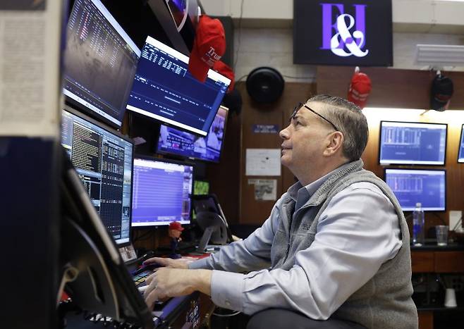 뉴욕 증시가 17일(현지시간) 국제 유가 급반등에도 불구하고 상승 흐름을 이어갔다. UPI 연합