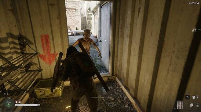 문 열자마자 반겨주는 좀비