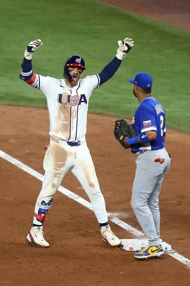 <yonhap photo-3475="">끌려가던 미국이 슈퍼스타 브라이스 하퍼의 대포로 기사회생했다. Megan Briggs/Getty Images/AFP (Photo by Megan Briggs / GETTY IMAGES NORTH AMERICA / Getty Images via AFP)/2026-03-18 10:57:37/ <저작권자 ⓒ 1980~2026 ㈜연합뉴스. 무단 전재 재배포 금지, AI 학습 및 활용 금지></yonhap>