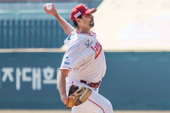 17일 인천SSG랜더스필드에서 열린 삼성과의 시범경기에 선발 등판한 베니지아노. SSG 제공