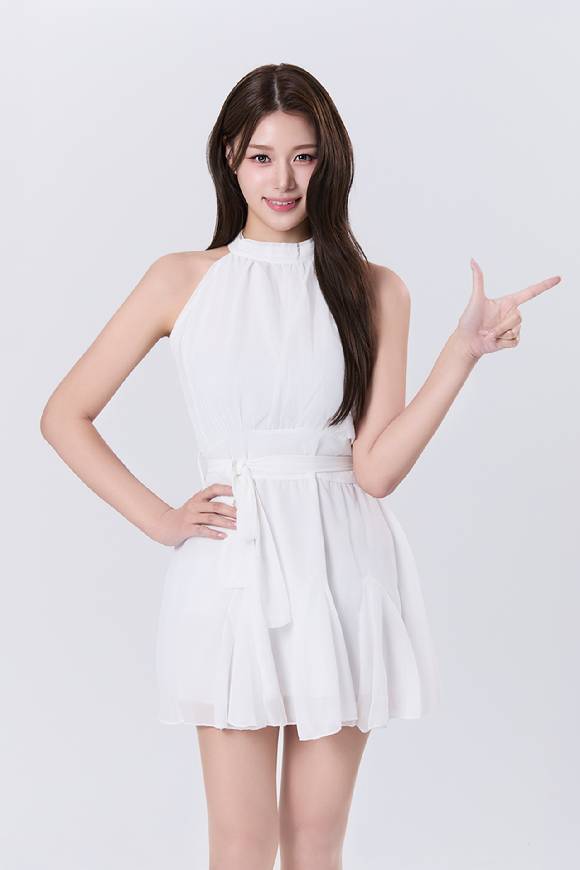 인베이더스쿨이 이예빈 치어리더를 전속 모델로 발탁했다. [사진=인베이더스쿨]