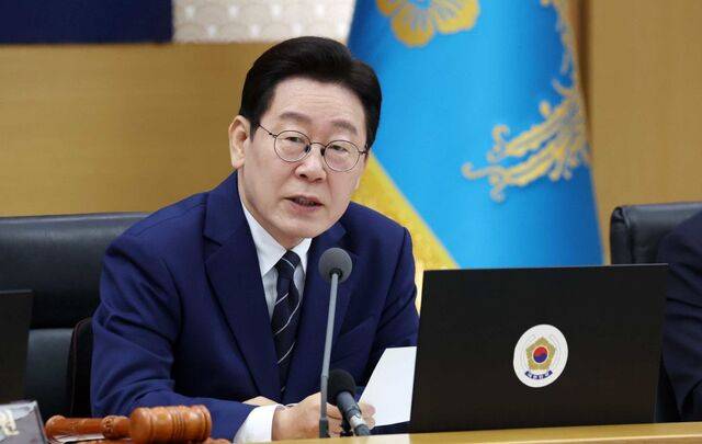 이재명 대통령이 17일 정부세종청사 국무회의실에서 열린 제10회 국무회의에서 발언하고 있다. 세종=김지훈 기자