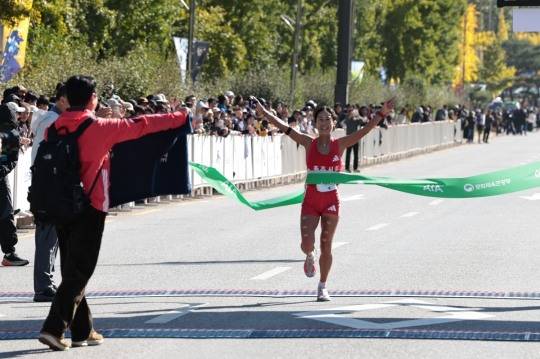 지난해 JTBC서울마라톤 여자부 우승자 임예진[대한육상연맹 제공]