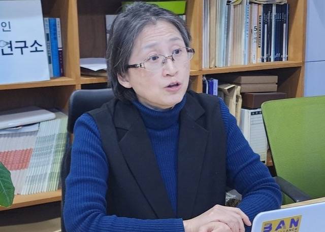 ▲장여경 정보인권연구소 상임이사가 지난달 28일 서울 서대문구 정보인권연구소 사무실에서 미디어오늘과 인터뷰하고 있다. 사진=미디어오늘