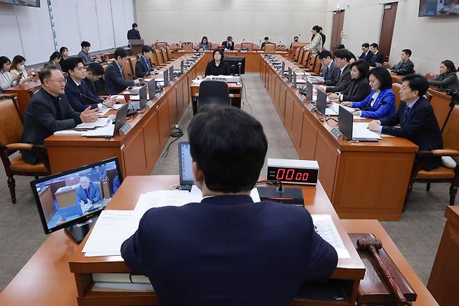 5일 국회에서 열린 연금개혁특별위원회 전체회의에서 야당 간사에 새로 선임된 국민의힘 안상훈 의원이 인사말하고 있다. [연합]