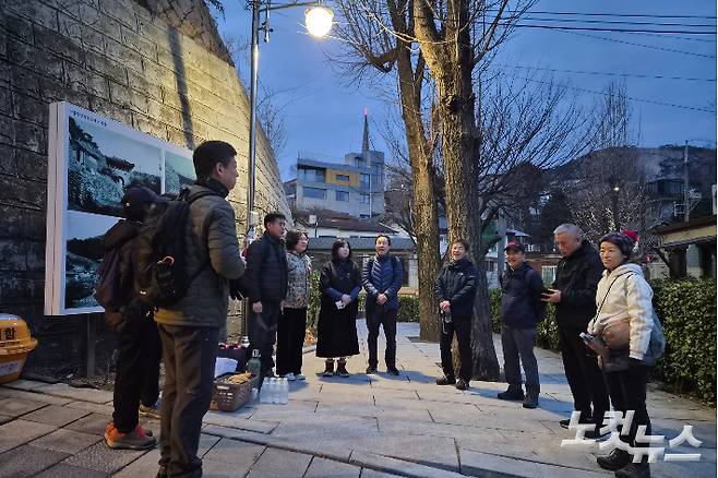 예능교회의 이번 한양도성 순례는 자하문(창의문)에서 출발해 혜화문, 인왕산을 거쳐 다시 자하문으로 도착하는 타원형 순례(도보 22km)로 진행됐다. 예능교회 제공