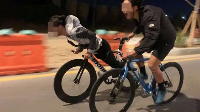 유튜브에 올라온 '픽시 자전거' 관련 영상. 유튜브 갈무리