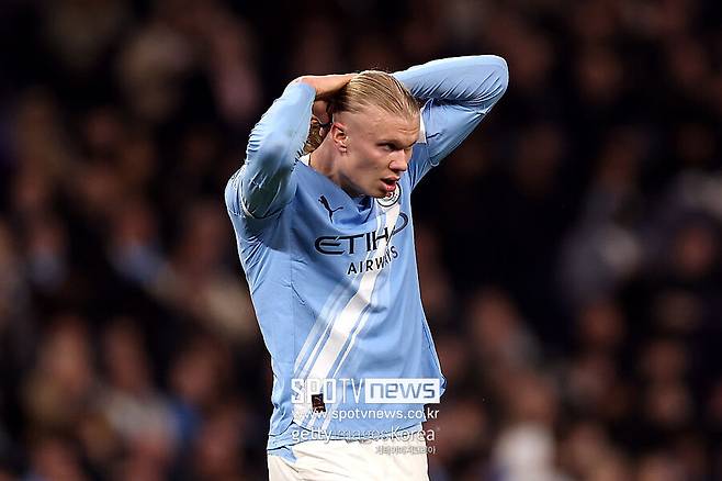 ▲ 역전 드라마를 꿈꿨던 맨시티는 끝내 침묵으로 귀결됐다. 70분 가까이 10명으로 버틴 맨시티 선수들은 고개를 떨궜다. 적지에서도 완승을 거두며 맨시티 천적으로 군림한 레알은 가장 강력한 우승후보임을 입증했다.