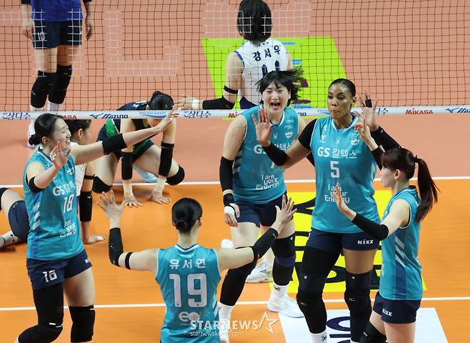 [B하인드★] '용병계 김연경' 지젤 실바 또 트리플크라운! '몰빵 배구'로 GS 4년 만에 봄 잔치